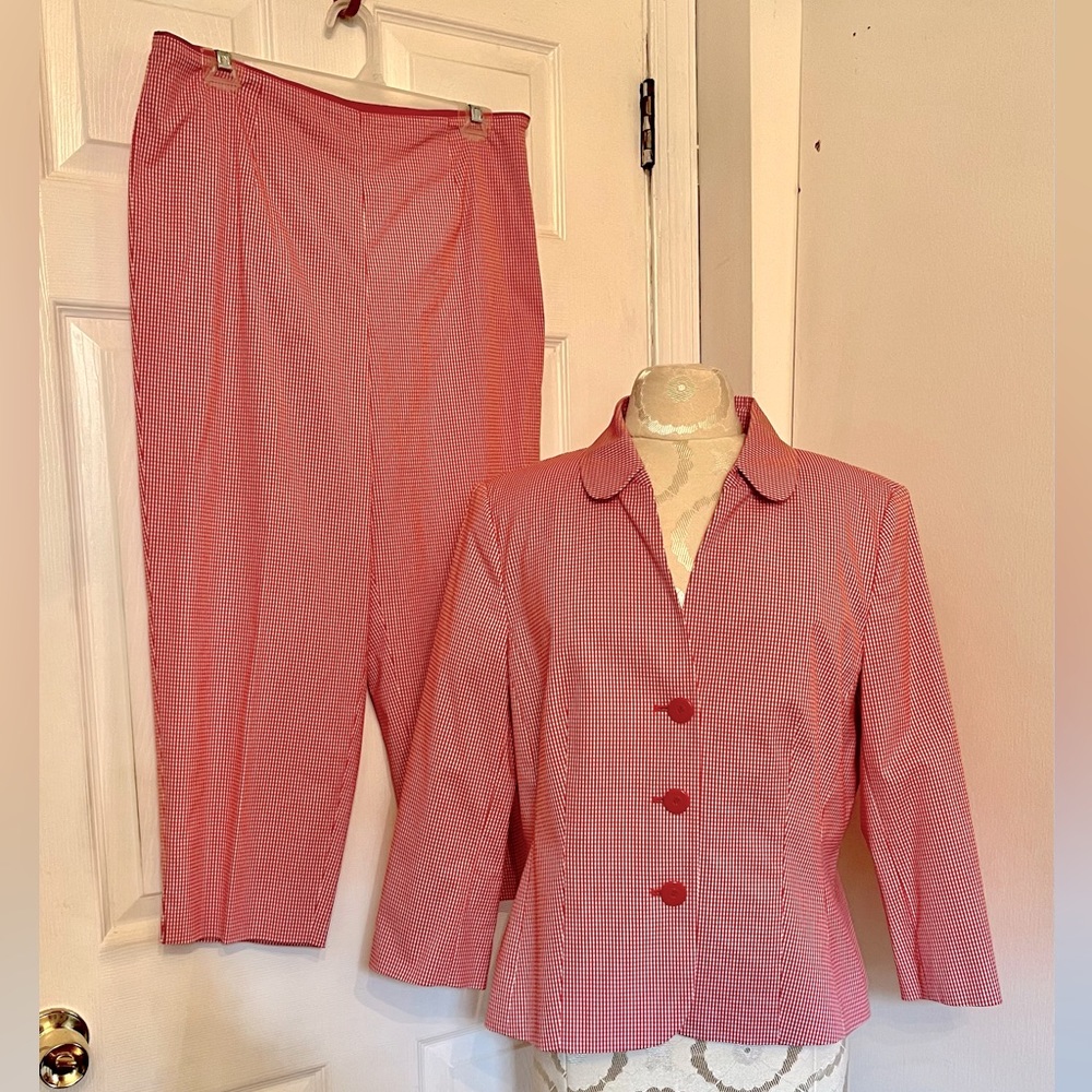 Talbots red white Gingham suit 10p pants 10 jacket, cropped pants, 3/4 sleeve